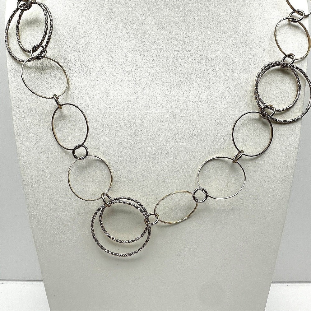Vintage 90s Women's Gold Tone Interlocking Circle Link Statement Necklace Retro